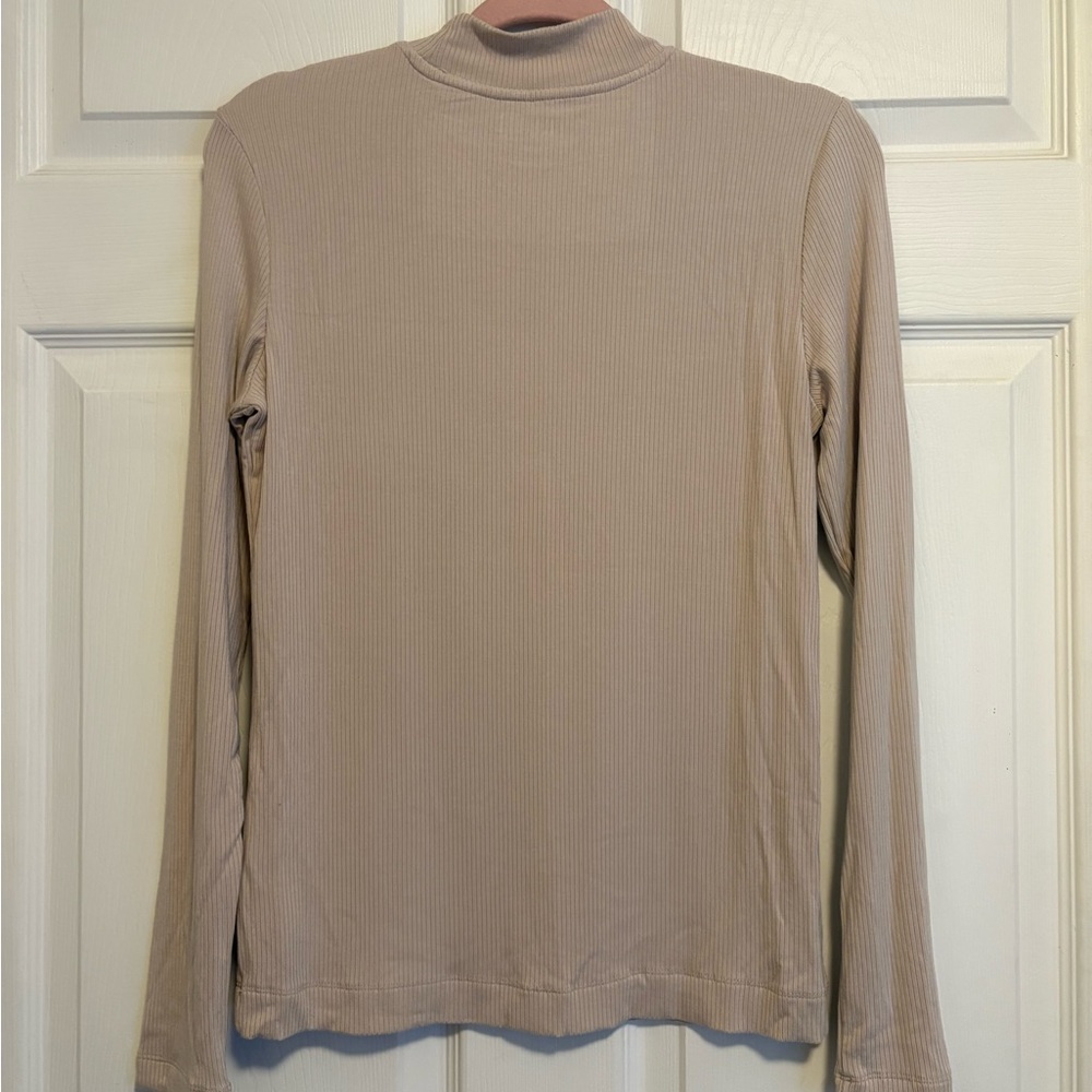 Long Sleeve Ribbed Top - Picture 3 of 4